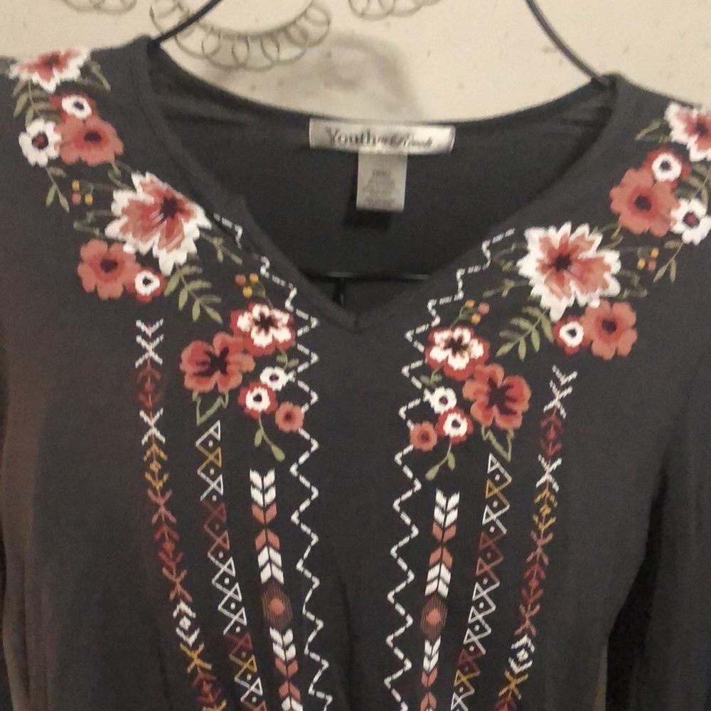 Pretty Boho Top - Picture 2 of 5